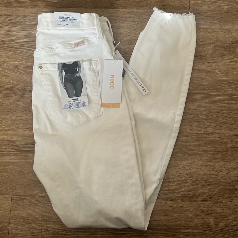 Super skinny ankle high waisted white H&M jeans